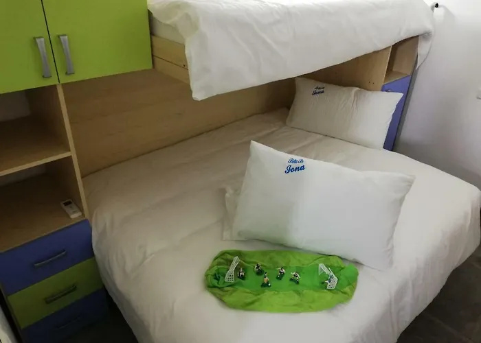 Iona Konukevi Rocca di Neto